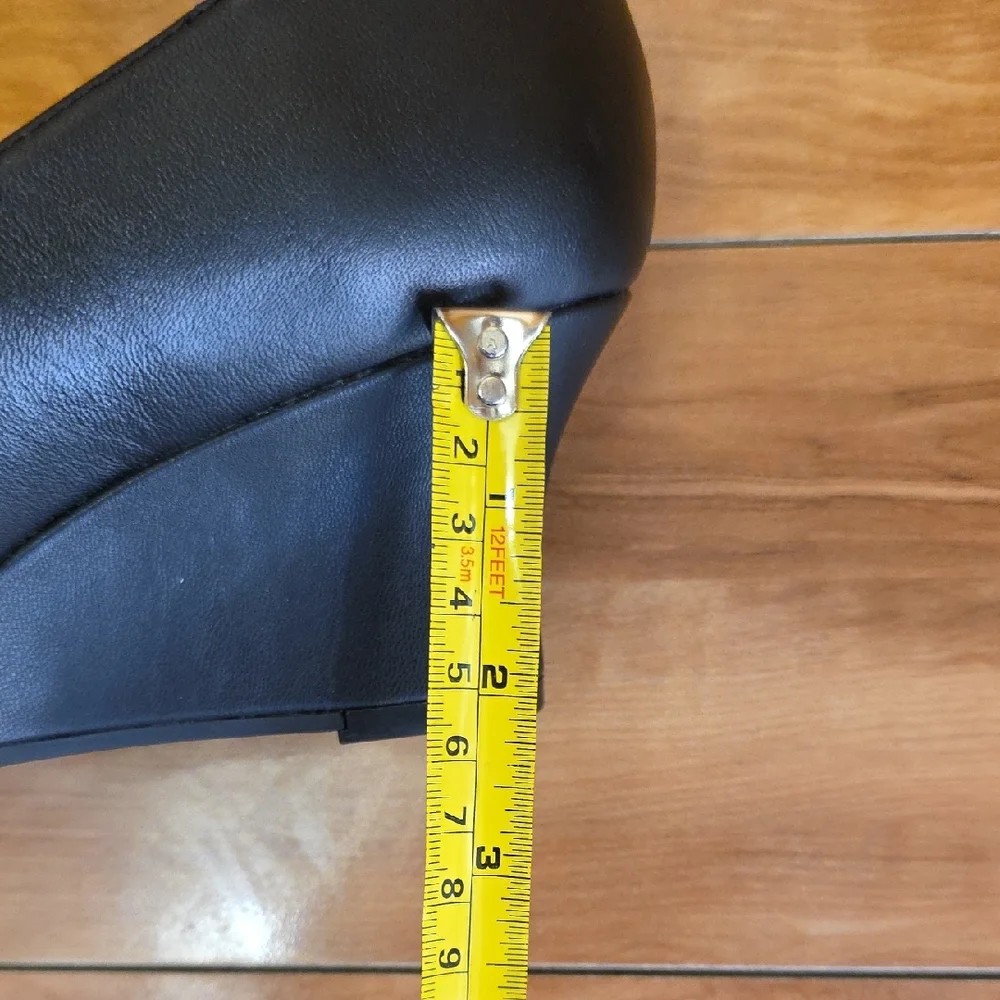 Clarks Size 9.5 Olivette Pearl Slip On Wedge Comfort Pump Leather Black NEW